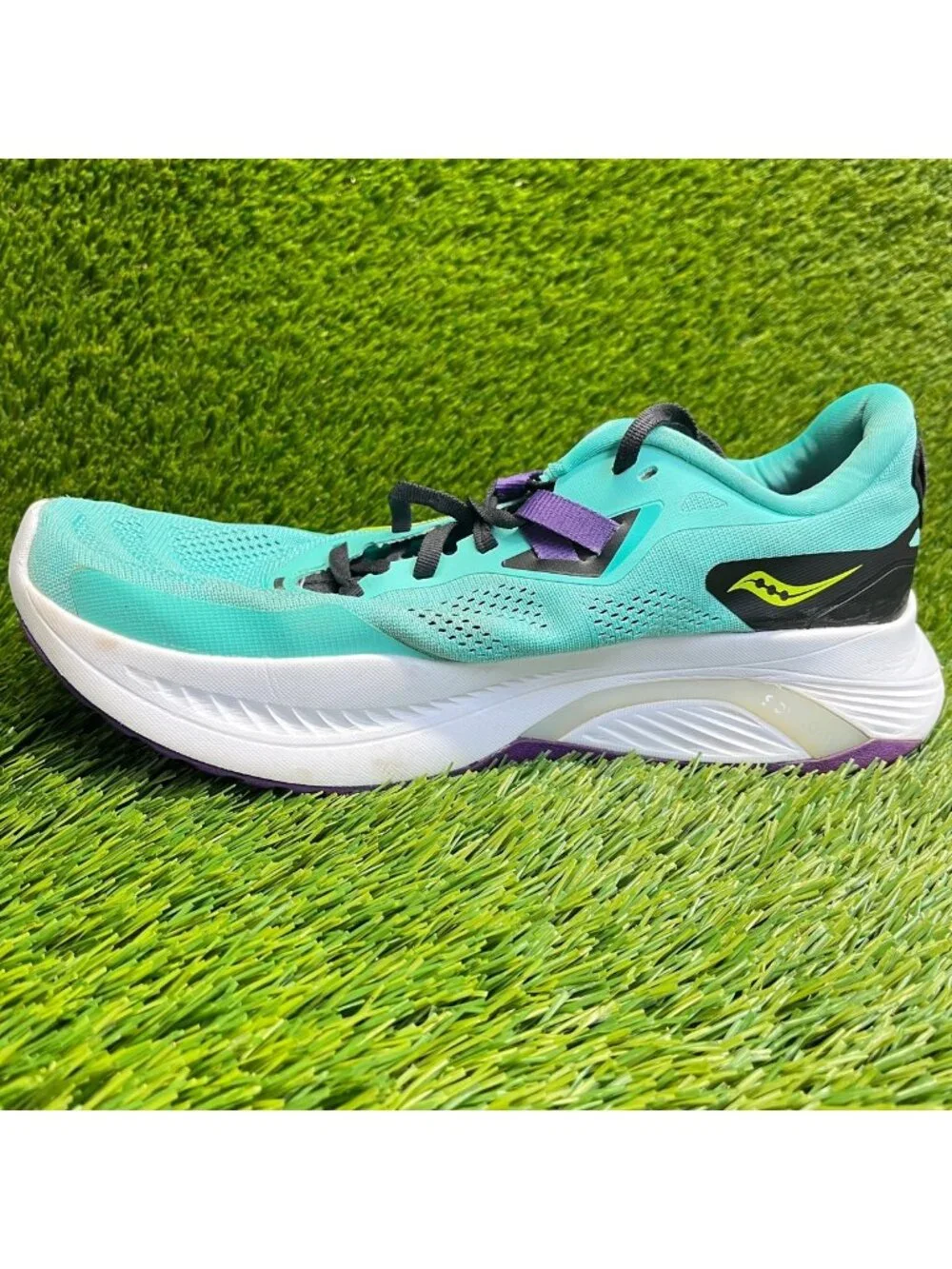 Saucony Guide 15 Womens Size 10 Green Black Athletic Running Shoes Sneakers